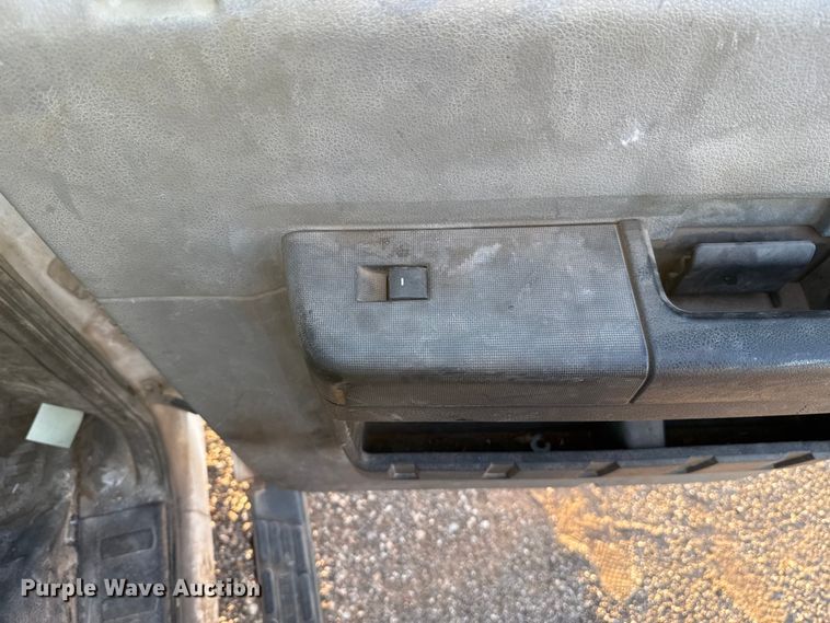 image for item EU5184 2011 Ford F550 Super Duty XL Crew Cab truck cab and chassis