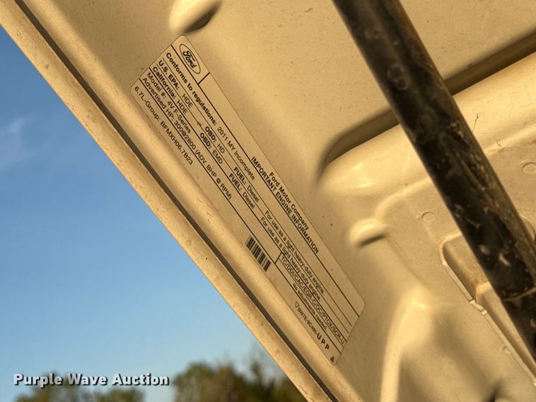 image for item EU5184 2011 Ford F550 Super Duty XL Crew Cab truck cab and chassis