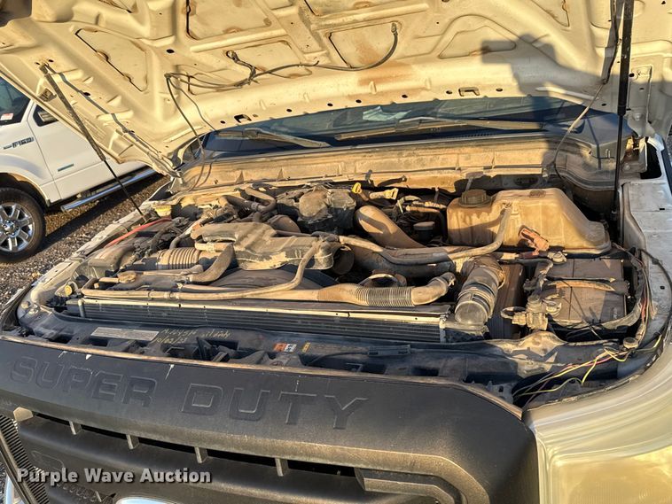 image for item EU5184 2011 Ford F550 Super Duty XL Crew Cab truck cab and chassis