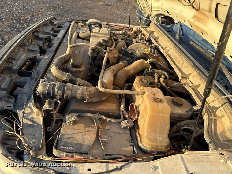 image for item EU5184 2011 Ford F550 Super Duty XL Crew Cab truck cab and chassis