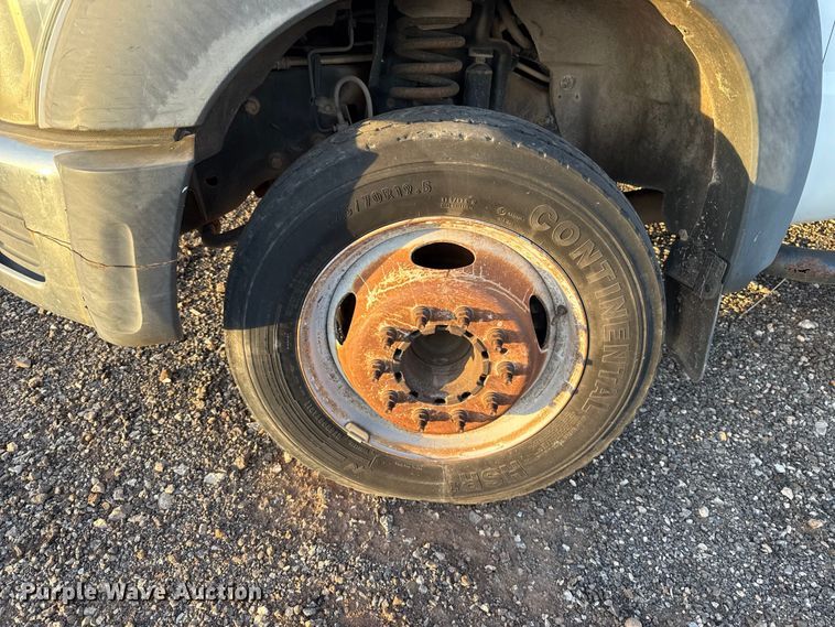 image for item EU5184 2011 Ford F550 Super Duty XL Crew Cab truck cab and chassis