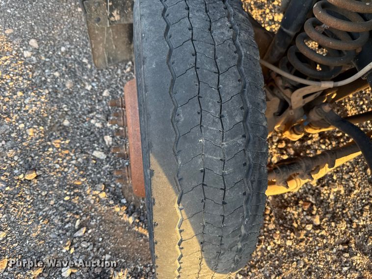 image for item EU5184 2011 Ford F550 Super Duty XL Crew Cab truck cab and chassis