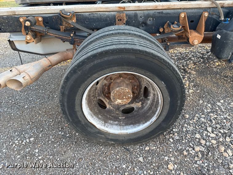 image for item EU5184 2011 Ford F550 Super Duty XL Crew Cab truck cab and chassis