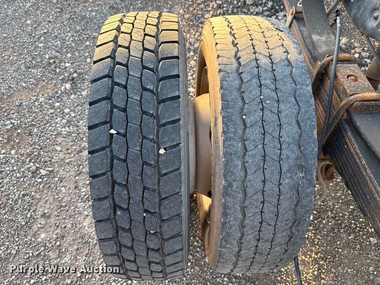 image for item EU5184 2011 Ford F550 Super Duty XL Crew Cab truck cab and chassis