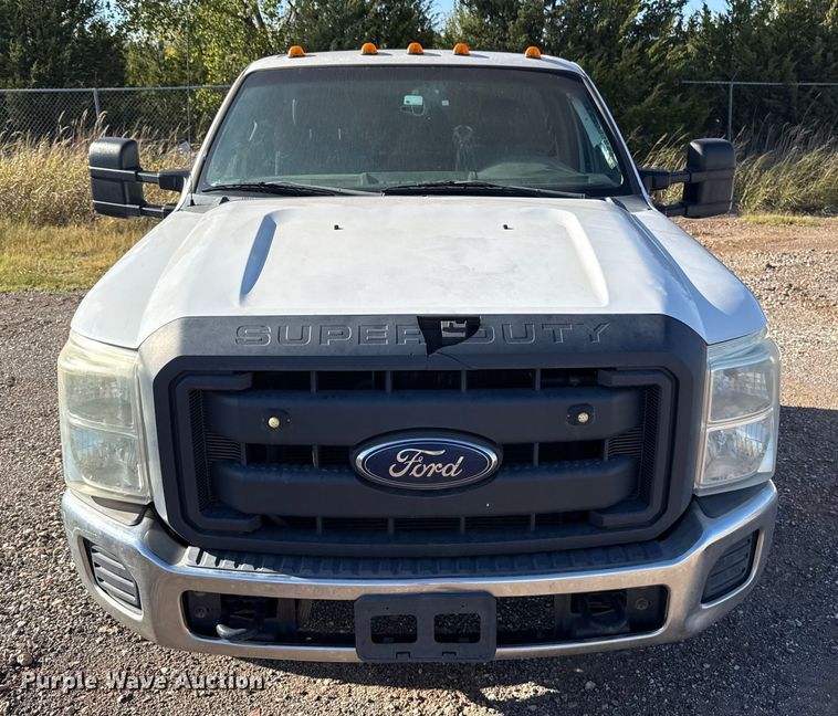 image for item EU5185 2015 Ford F350 Super Duty XL pickup truck cab and chassis