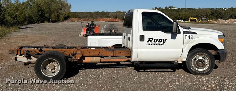 image for item EU5185 2015 Ford F350 Super Duty XL pickup truck cab and chassis