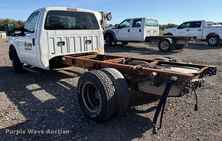 image for item EU5185 2015 Ford F350 Super Duty XL pickup truck cab and chassis