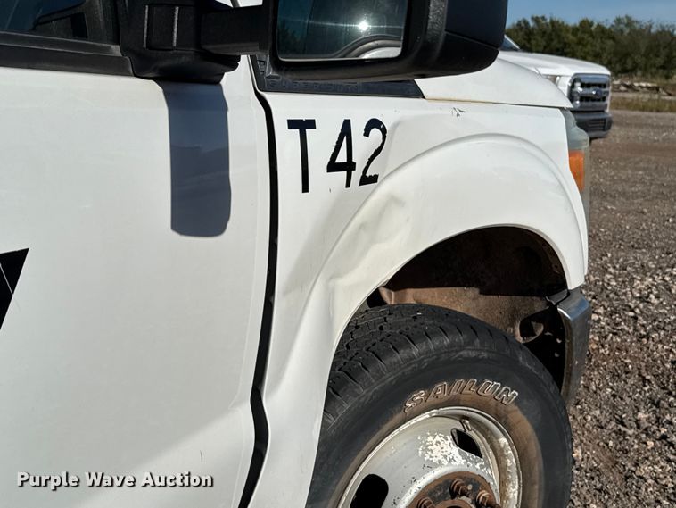 image for item EU5185 2015 Ford F350 Super Duty XL pickup truck cab and chassis