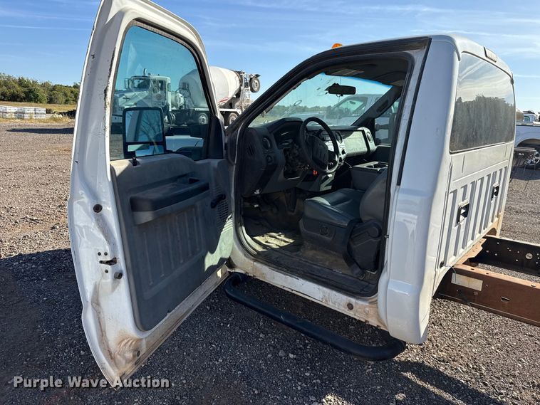 image for item EU5185 2015 Ford F350 Super Duty XL pickup truck cab and chassis