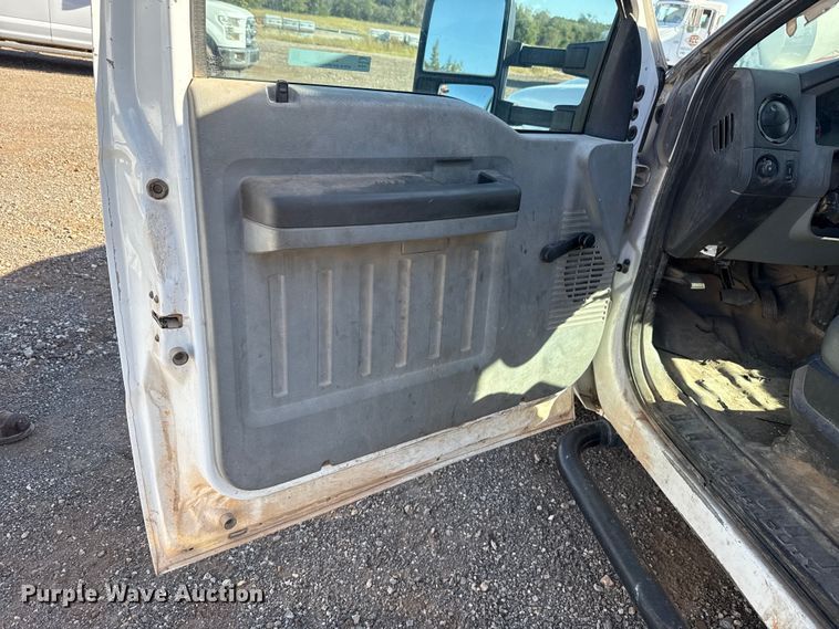 image for item EU5185 2015 Ford F350 Super Duty XL pickup truck cab and chassis