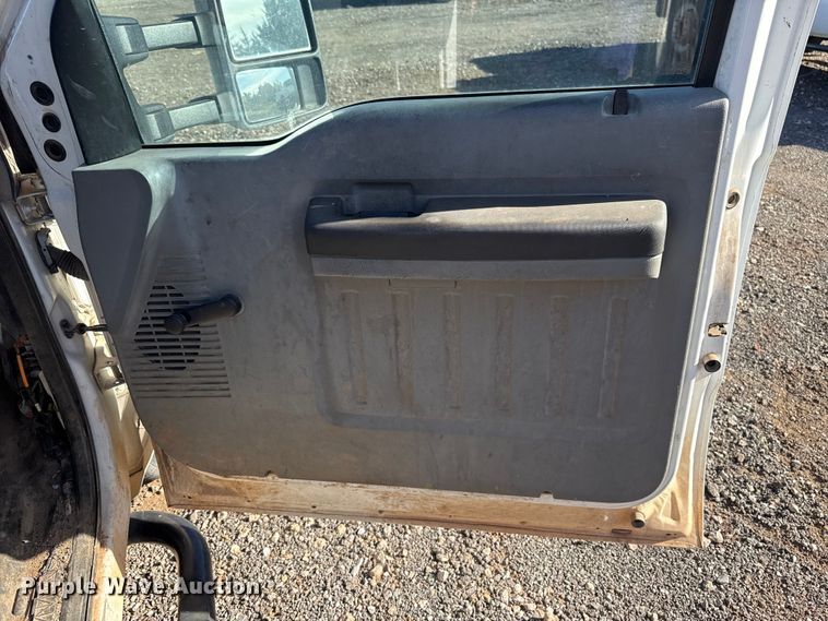 image for item EU5185 2015 Ford F350 Super Duty XL pickup truck cab and chassis