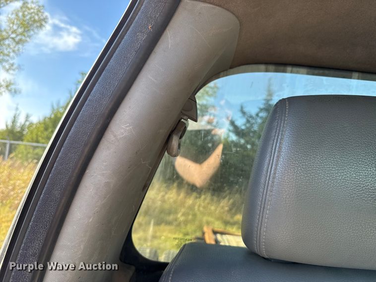 image for item EU5185 2015 Ford F350 Super Duty XL pickup truck cab and chassis