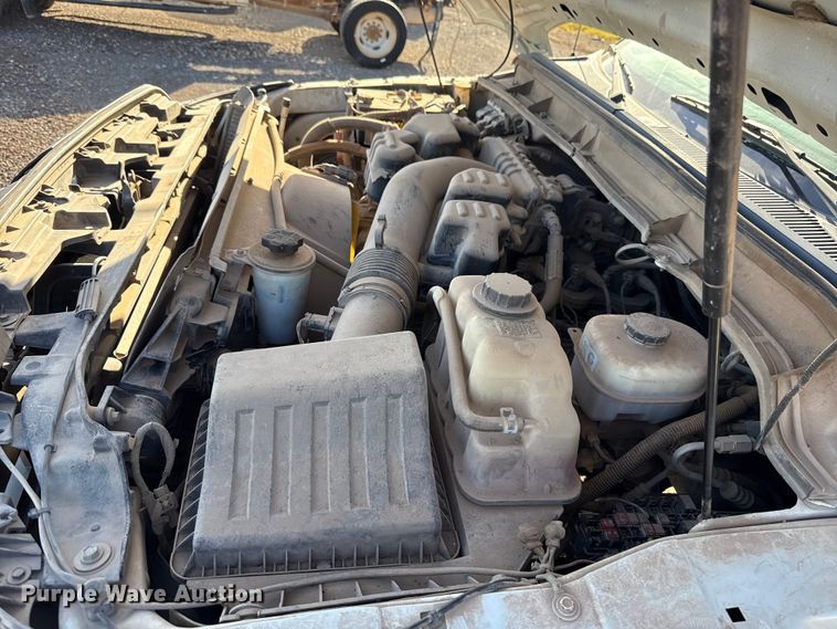 image for item EU5185 2015 Ford F350 Super Duty XL pickup truck cab and chassis