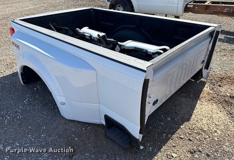 image for item EU5186 Ford pickup truck bed