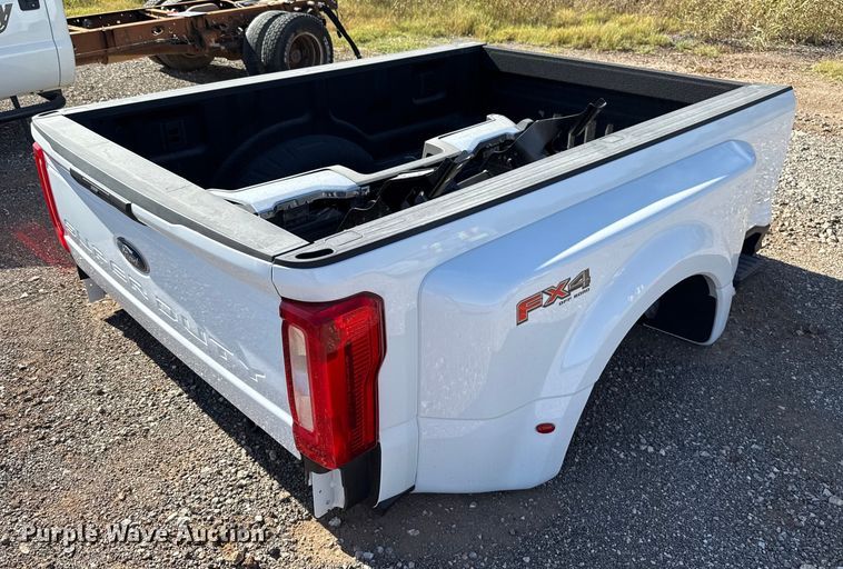 image for item EU5186 Ford pickup truck bed