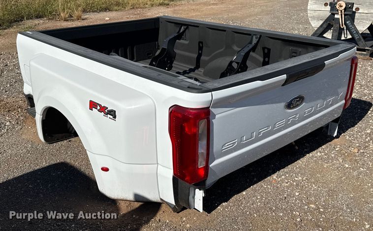 image for item EU5186 Ford pickup truck bed