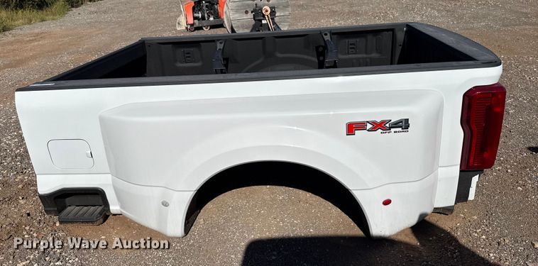 image for item EU5186 Ford pickup truck bed