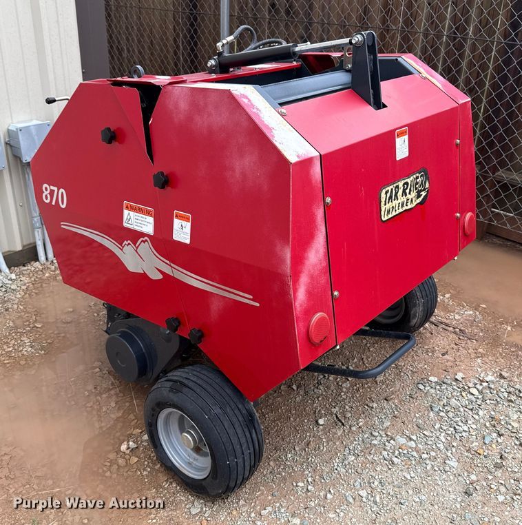 image for item EU5204 Tar River 870 mini round baler