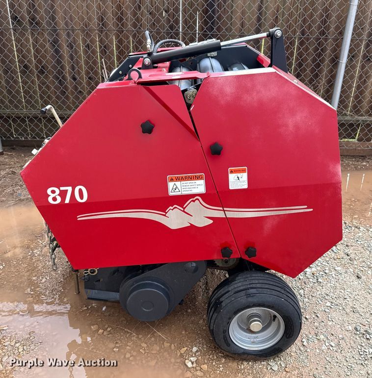 image for item EU5204 Tar River 870 mini round baler