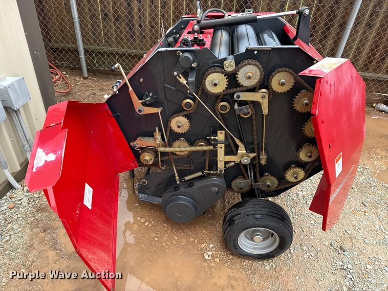 image for item EU5204 Tar River 870 mini round baler