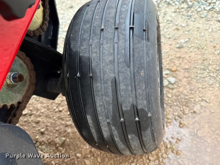 image for item EU5204 Tar River 870 mini round baler