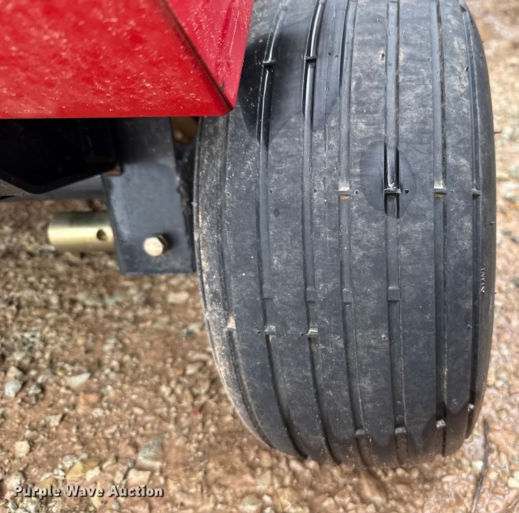 image for item EU5204 Tar River 870 mini round baler