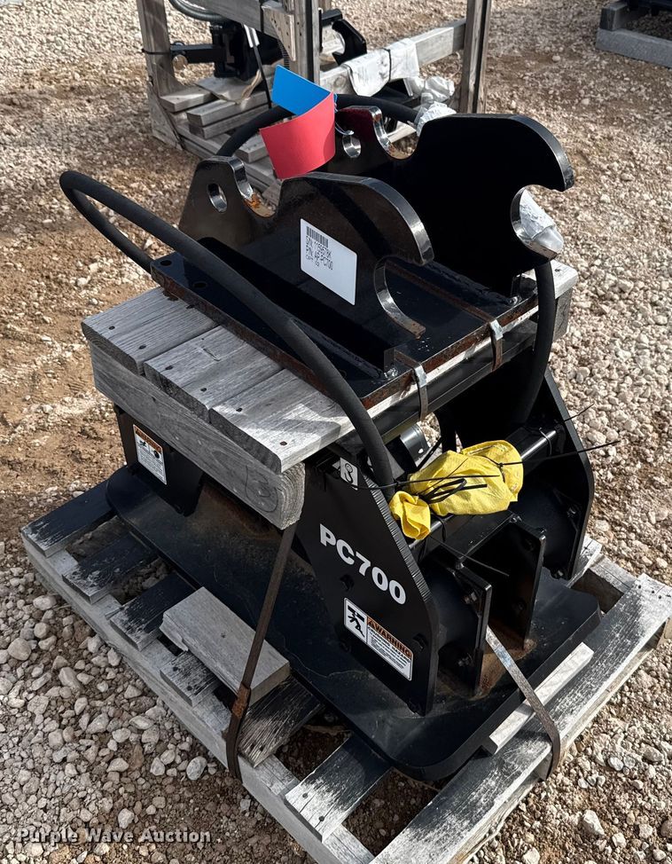 image for item EU5267 Kubota PC700 excavator plate compactor