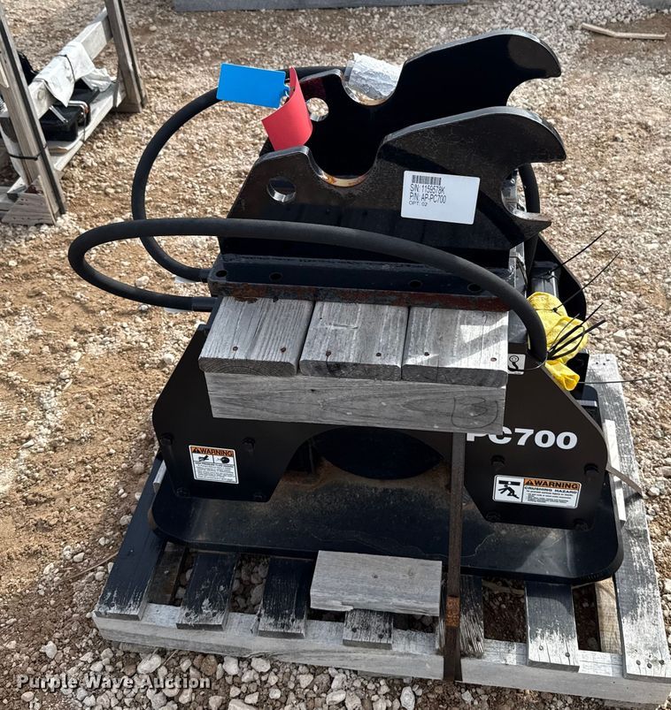 image for item EU5267 Kubota PC700 excavator plate compactor