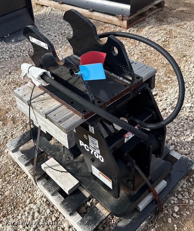 image for item EU5267 Kubota PC700 excavator plate compactor