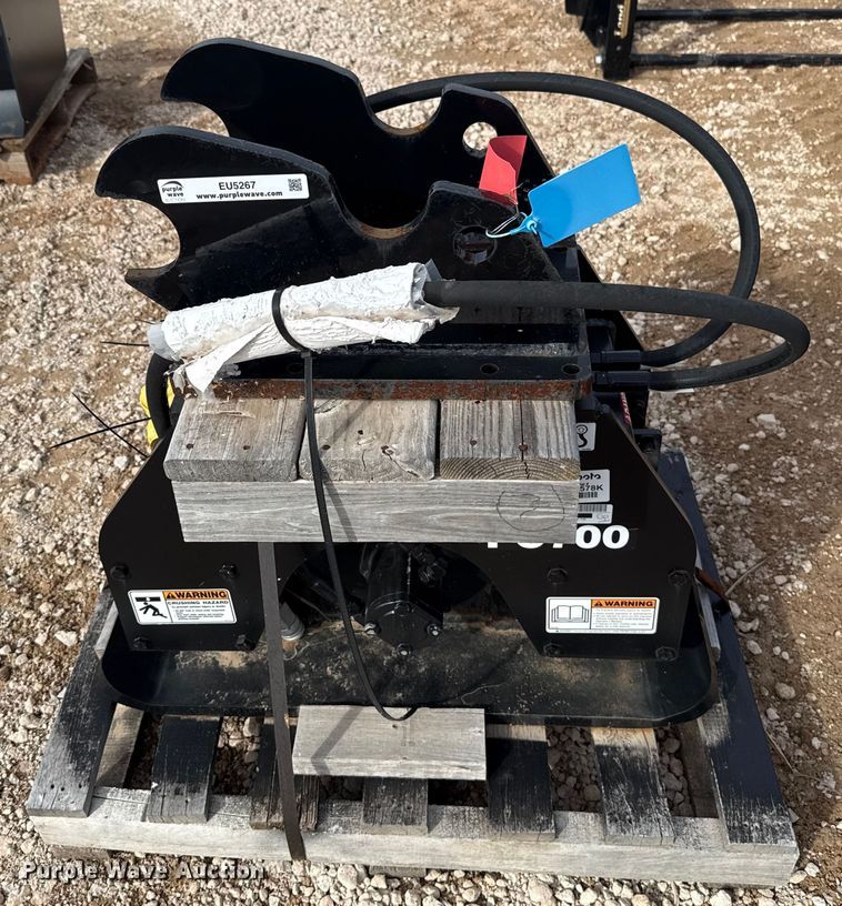 image for item EU5267 Kubota PC700 excavator plate compactor