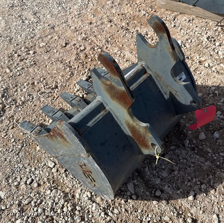 image for item EU5273 USA Attachments EB-624 excavator bucket