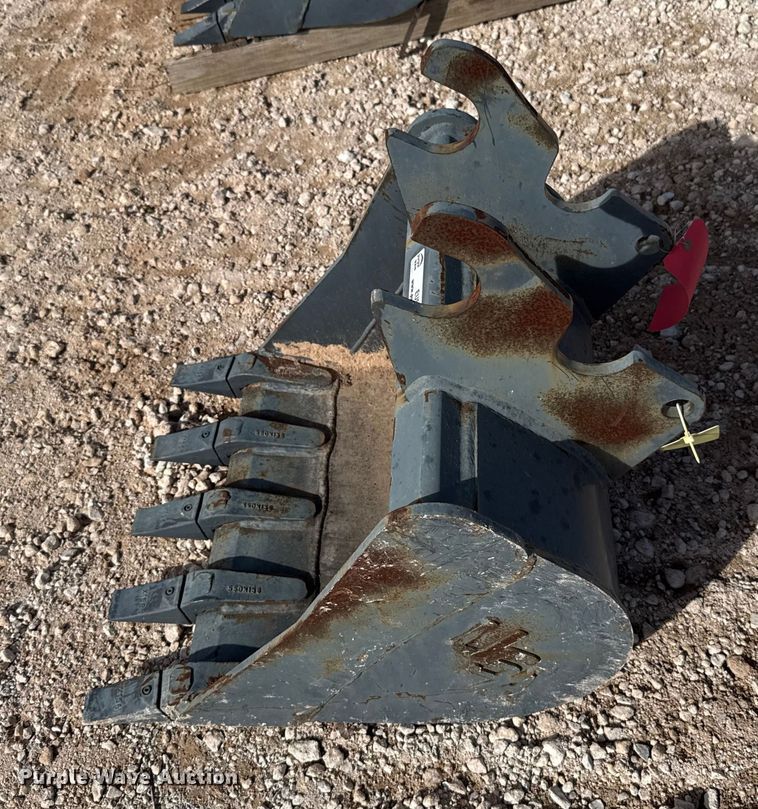image for item EU5273 USA Attachments EB-624 excavator bucket