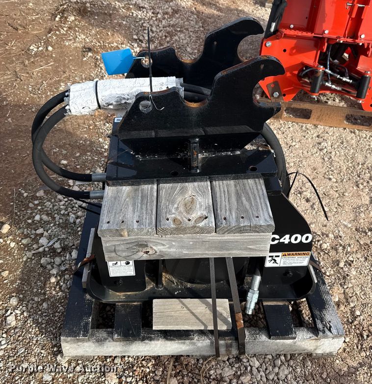 image for item EU5281 Kubota PC400 excavator plate compactor