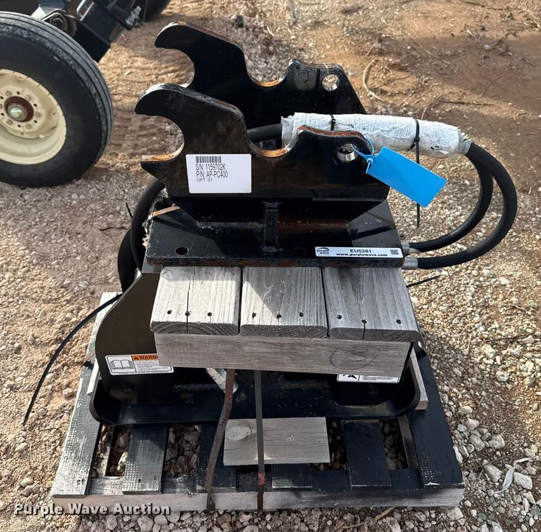 image for item EU5281 Kubota PC400 excavator plate compactor