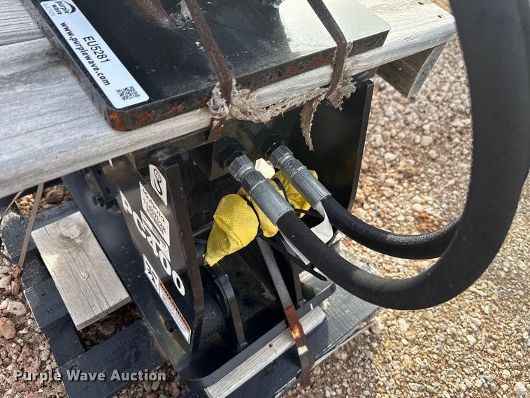 image for item EU5281 Kubota PC400 excavator plate compactor