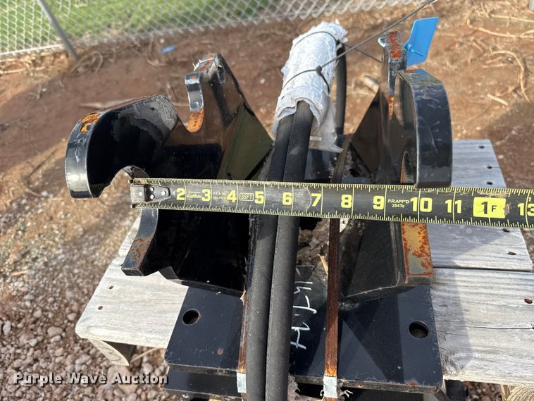 image for item EU5281 Kubota PC400 excavator plate compactor