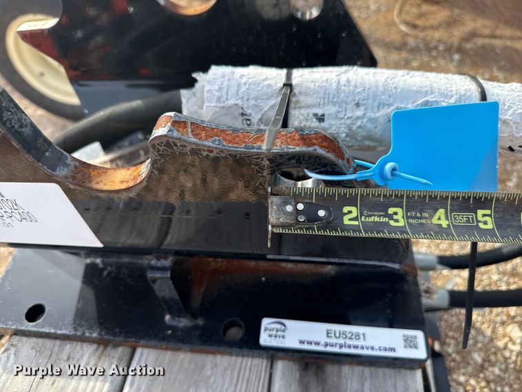 image for item EU5281 Kubota PC400 excavator plate compactor