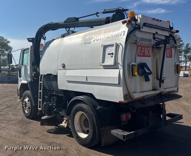 image for item EU6137 2006 Freightliner FC80 street sweeper truck