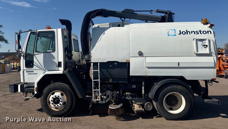 image for item EU6137 2006 Freightliner FC80 street sweeper truck