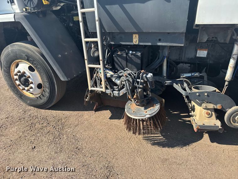 image for item EU6137 2006 Freightliner FC80 street sweeper truck