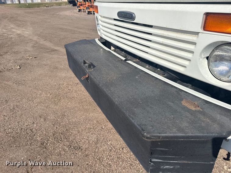 image for item EU6137 2006 Freightliner FC80 street sweeper truck