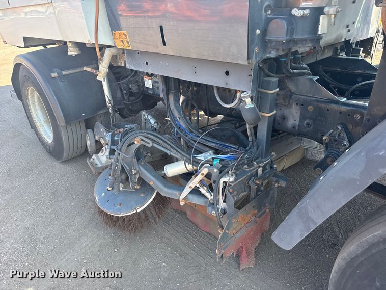 image for item EU6137 2006 Freightliner FC80 street sweeper truck