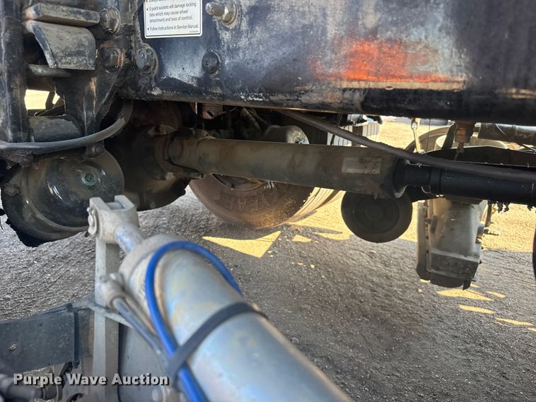 image for item EU6137 2006 Freightliner FC80 street sweeper truck