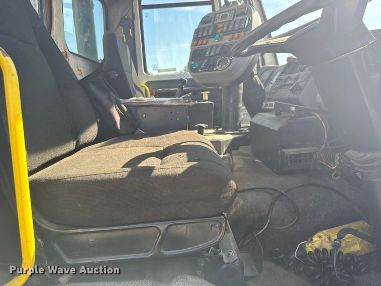 image for item EU6137 2006 Freightliner FC80 street sweeper truck