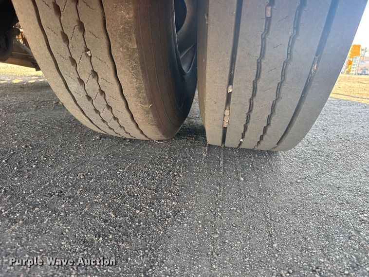 image for item EU6137 2006 Freightliner FC80 street sweeper truck