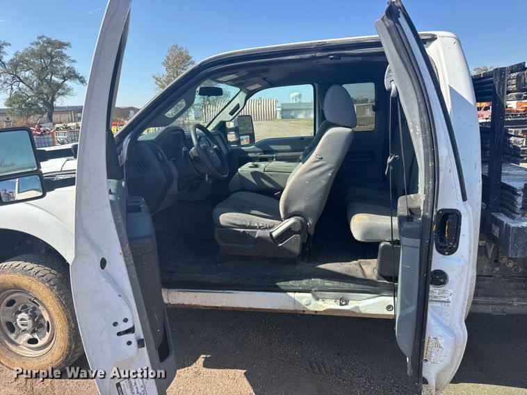 image for item EU6138 2016 Ford F350 Super Duty XL SuperCab utility bed pickup truck