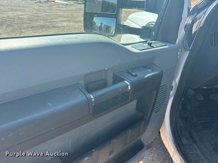 image for item EU6138 2016 Ford F350 Super Duty XL SuperCab utility bed pickup truck