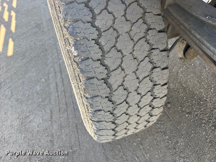 image for item EU6138 2016 Ford F350 Super Duty XL SuperCab utility bed pickup truck