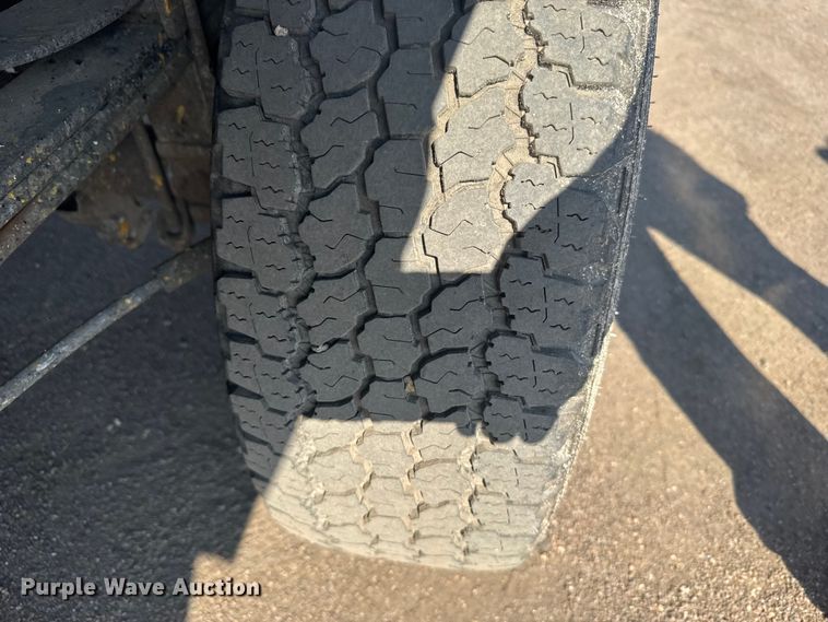 image for item EU6138 2016 Ford F350 Super Duty XL SuperCab utility bed pickup truck