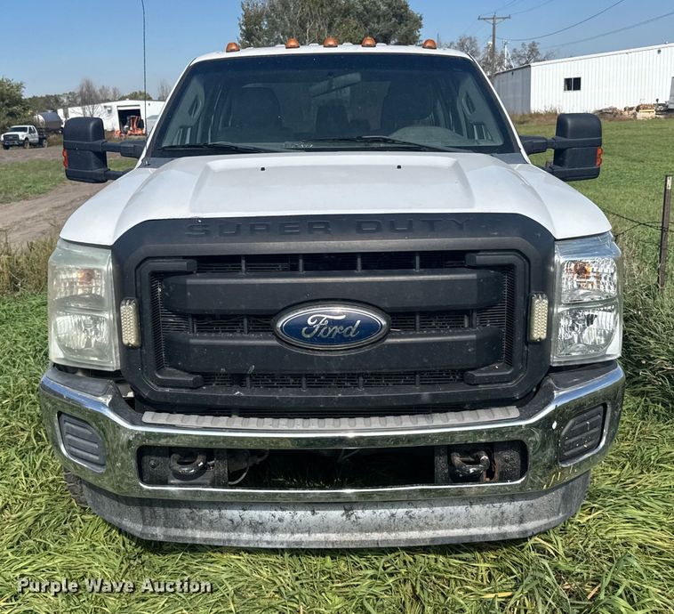 image for item EU6140 2012 Ford F350 Super Duty XL Crew Cab pickup truck cab and chassis